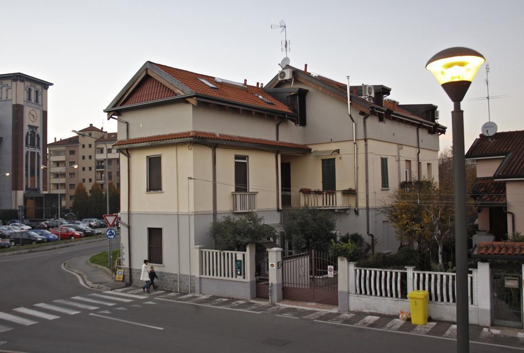 B&B Leonardo Rho Εξωτερικό φωτογραφία